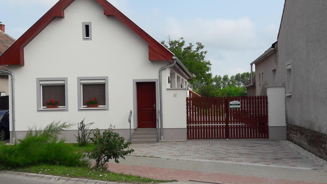 Kertesz Apartmanok Hegykő Екстериор снимка